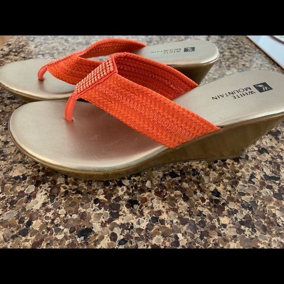 🎉NEW🎉 White Mountain Sandals - Picture 2 of 3